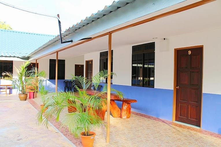 Rose Inn Motel Kuah Εξωτερικό φωτογραφία
